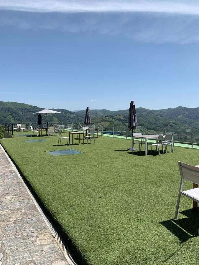 La Aldea Sonada Hotel Oviedo Bagian luar foto