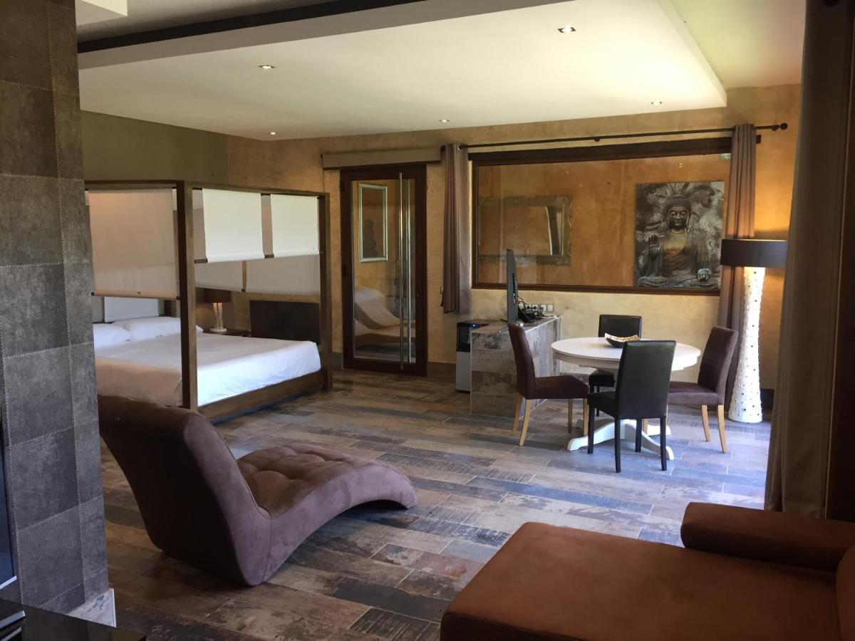 La Aldea Sonada Hotel Oviedo Bagian luar foto