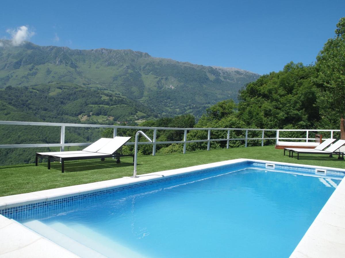 La Aldea Sonada Hotel Oviedo Bagian luar foto