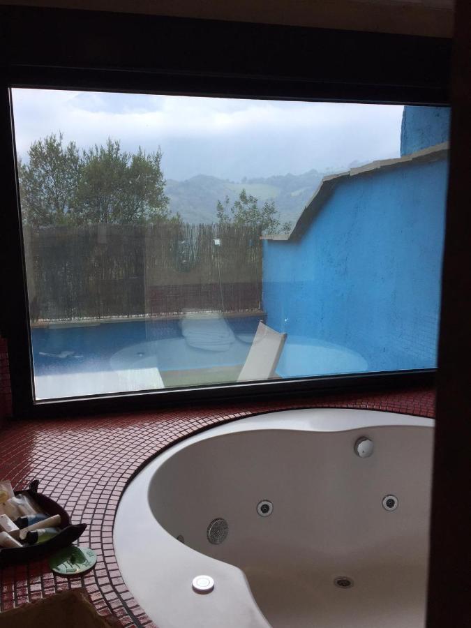 La Aldea Sonada Hotel Oviedo Bagian luar foto